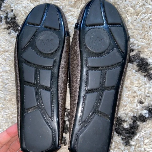 EUC Practically new Michael Kors Flats - Picture 4 of 6